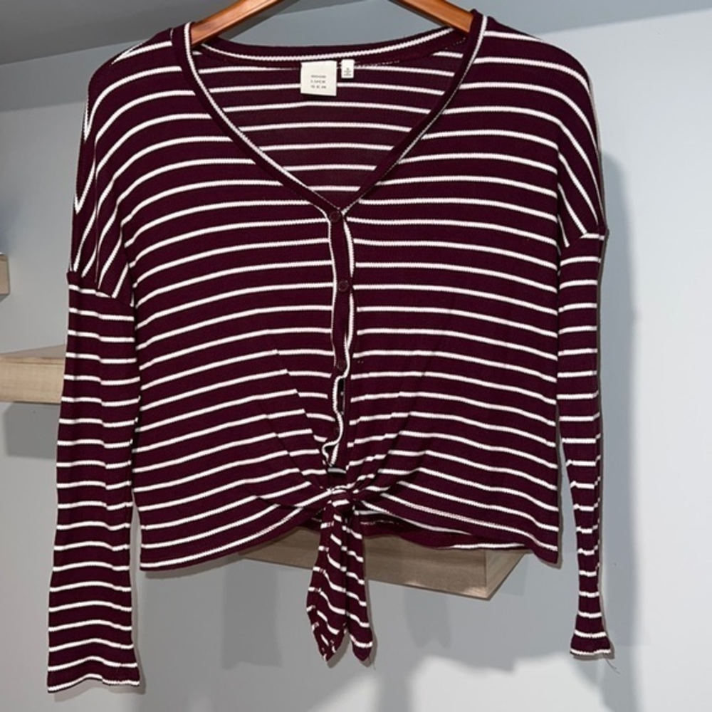 White and red striped longsleeve‎ top